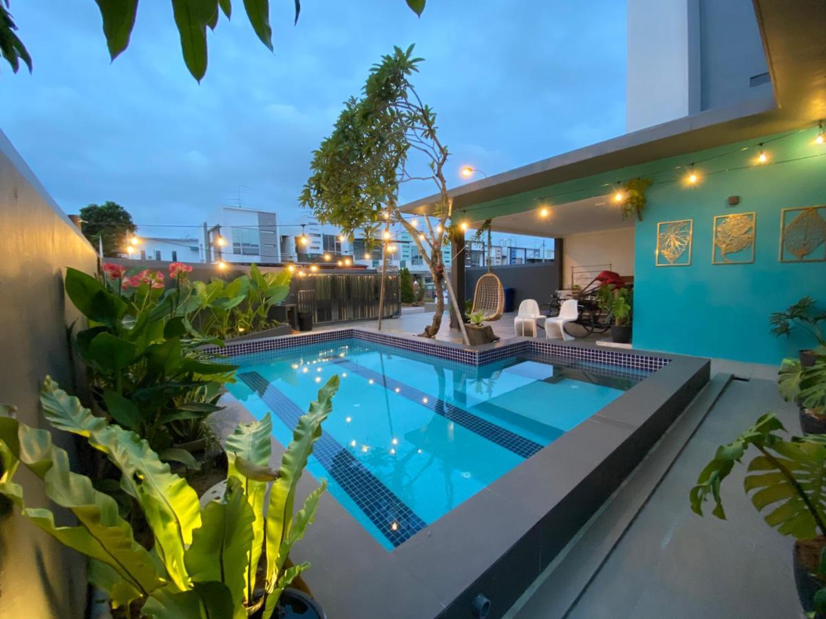Вілла D Niice Garden View With Private Pool Bukit Indah, Джохор-Бару Екстер'єр фото